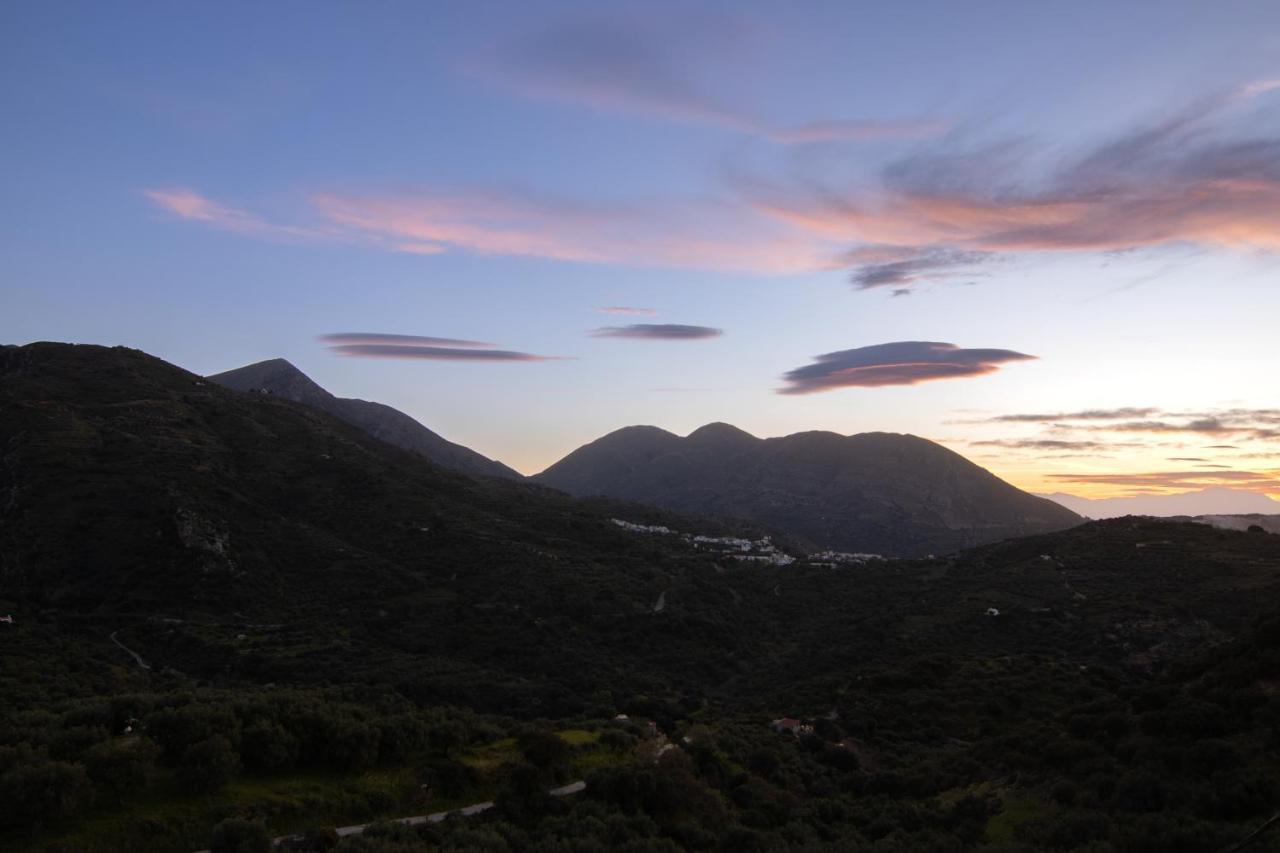 The Mountain House - Authentic Cretan Hideaway - Breathtaking And Nature Views Tourlotí المظهر الخارجي الصورة